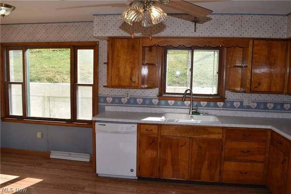 71071 Main ST, St Clairsville, OH 43950