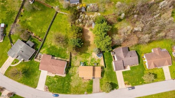 604 Pine Valley DR, Steubenville, OH 43952