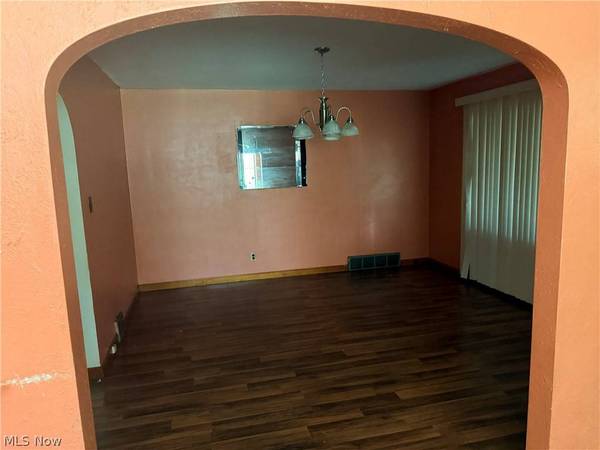 1803 Plum ST, Steubenville, OH 43952