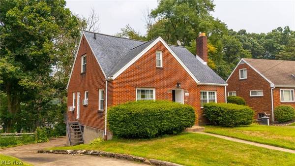 1496 Columbus CIR, Steubenville, OH 43952