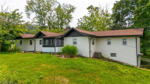 120 Winters DR, Wintersville, OH 43953