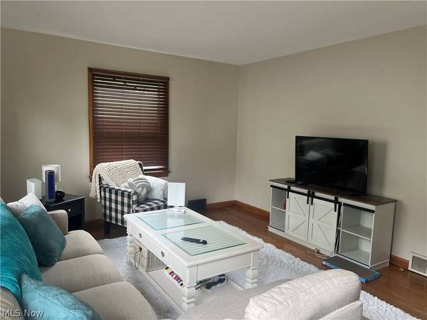 103 Park ST, St Clairsville, OH 43950
