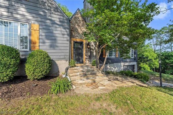 68305 Rolling Acres DR, St Clairsville, OH 43950