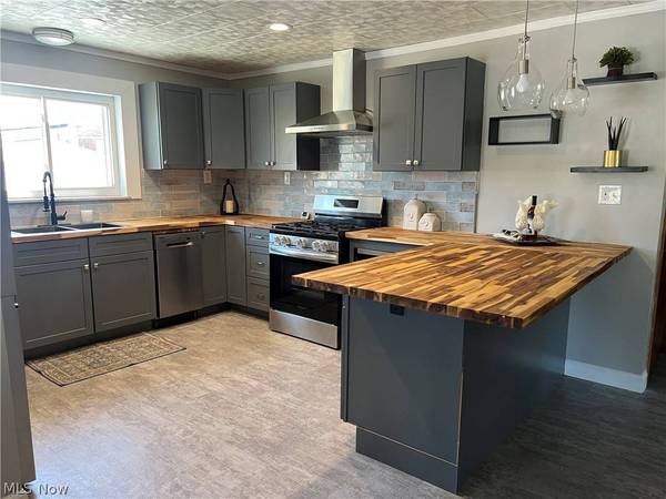 100 W 44th ST, Shadyside, OH 43947
