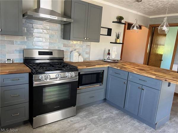 100 W 44th ST, Shadyside, OH 43947