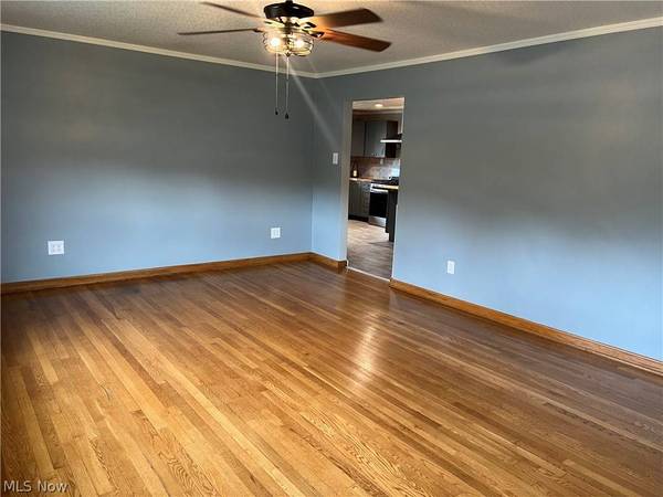 100 W 44th ST, Shadyside, OH 43947