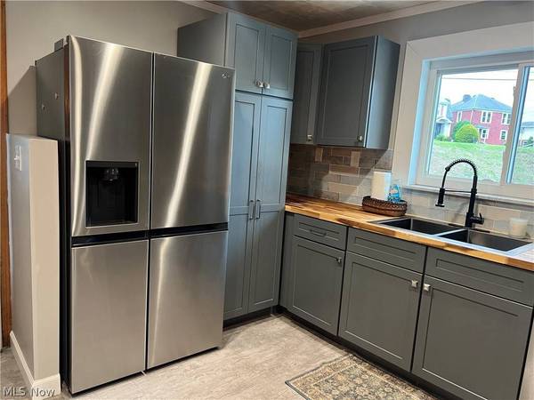 100 W 44th ST, Shadyside, OH 43947