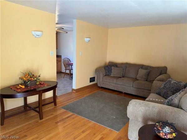 640 Tulip LN, Martins Ferry, OH 43935