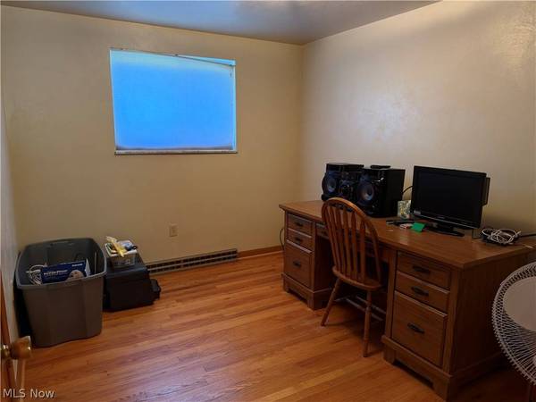 640 Tulip LN, Martins Ferry, OH 43935