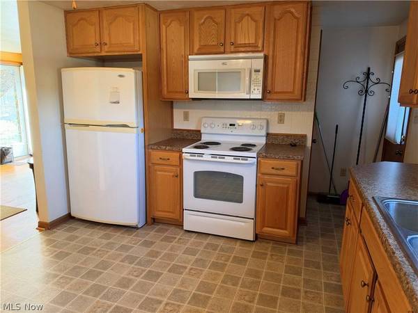 640 Tulip LN, Martins Ferry, OH 43935