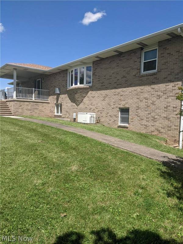 61173 Crozier Ridge RD, Bellaire, OH 43906