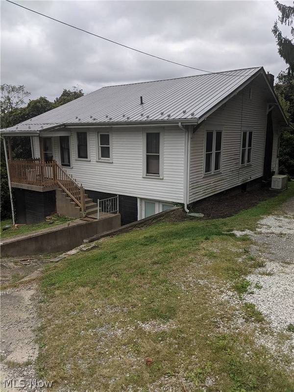 64629 Rock Mount RD, Bellaire, OH 43906