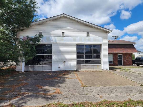 1301 Lafayette, Moundsville, WV 26041