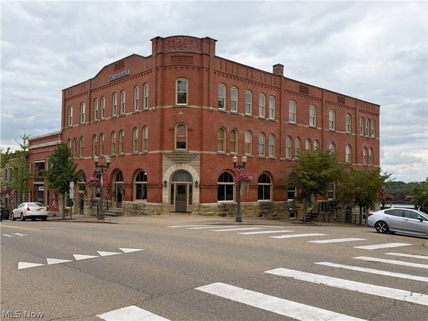 102 E Main ST