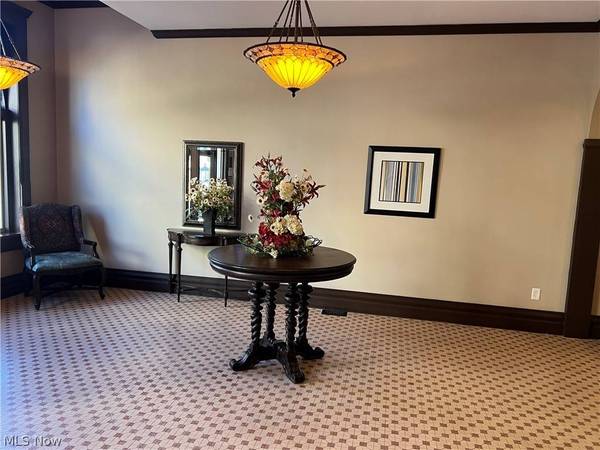 102 E Main ST, St Clairsville, OH 43950