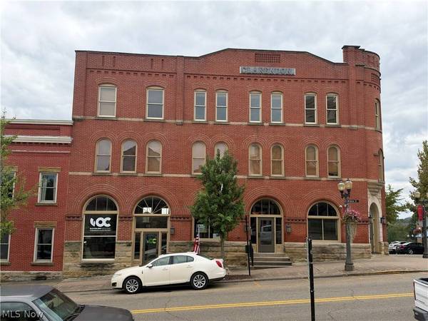 102 E Main ST, St Clairsville, OH 43950