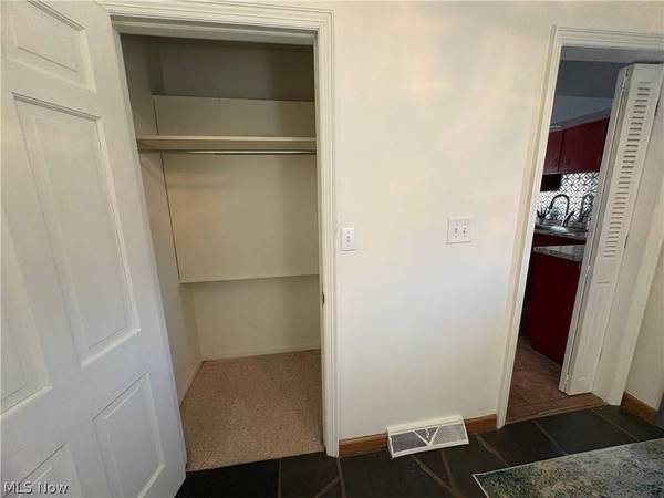 116 Bett Mar LN, St Clairsville, OH 43950