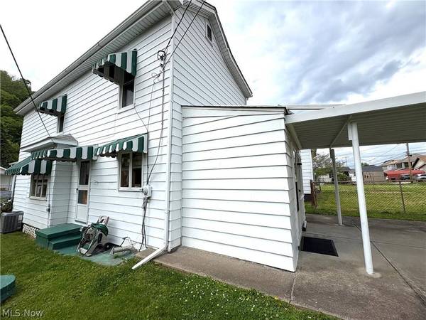 446 Sinclair AVE, Yorkville, OH 43971