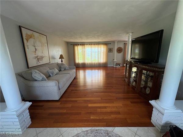 73885 Joetta DR, Rayland, OH 43943