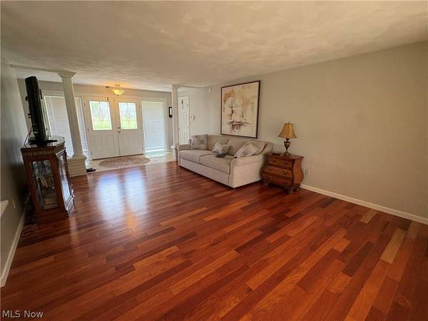 73885 Joetta DR, Rayland, OH 43943
