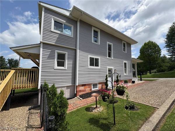 618 N Broadway ST, Barnesville, OH 43713