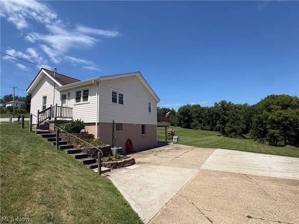 53996 Colerain Pike, Martins Ferry, OH 43935