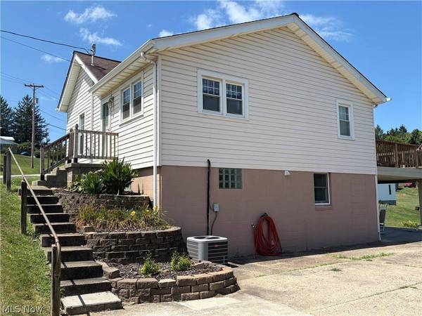 53996 Colerain Pike, Martins Ferry, OH 43935