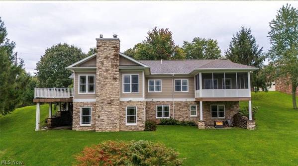 68740 Shepard DR, St Clairsville, OH 43950