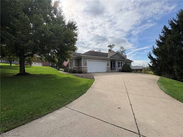 68740 Shepard DR, St Clairsville, OH 43950