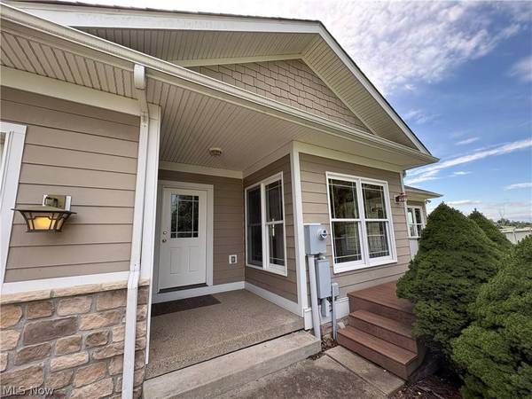 68740 Shepard DR, St Clairsville, OH 43950