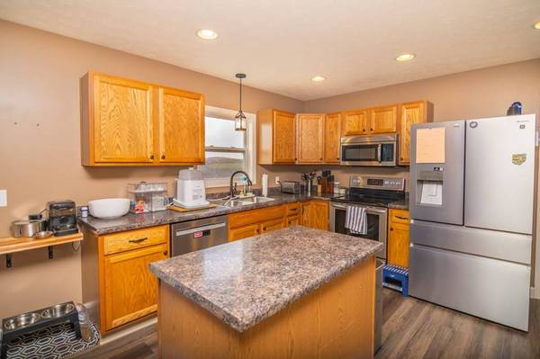 23 Holly Ann Dr, Wheeling, WV 26003