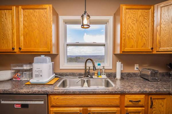 23 Holly Ann Dr, Wheeling, WV 26003