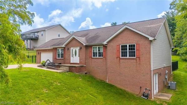 1 Edinburgh WAY, St Clairsville, OH 43950