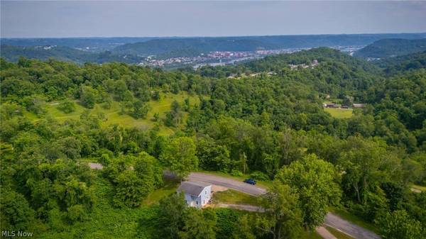 57087 Ferryview RD, Martins Ferry, OH 43935