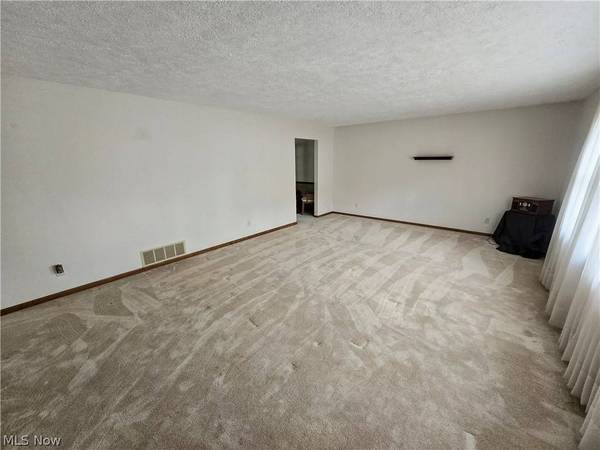 121 Beckett CT, St Clairsville, OH 43950