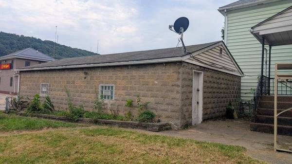 4142 Washington St, Weirton, WV 26062