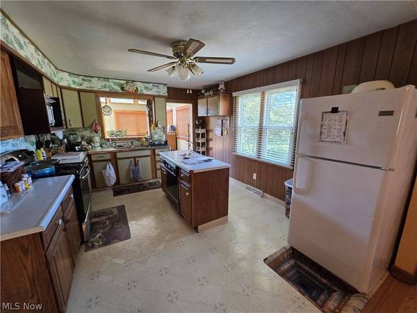 161 Benson LN, Steubenville, OH 43952