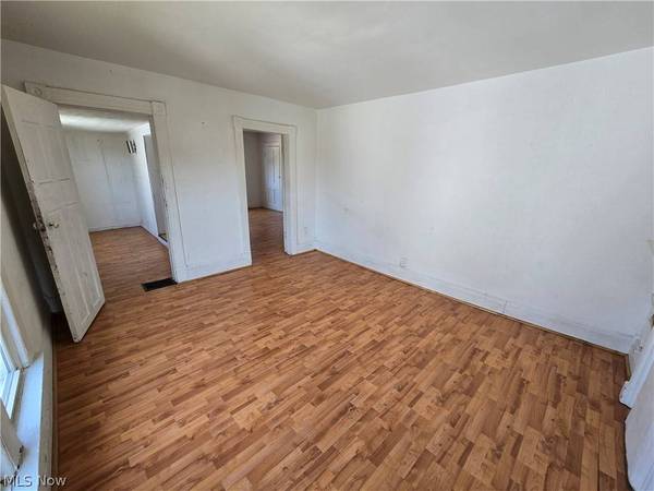 312 N 7th ST, Martins Ferry, OH 43935