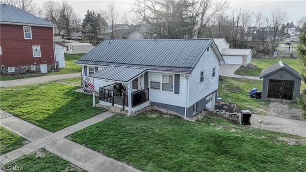 438 N Lincoln AVE, Barnesville, OH 43713