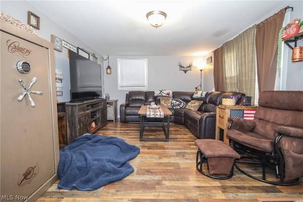 438 N Lincoln AVE, Barnesville, OH 43713