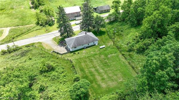 24273 Leatherwood RD, Quaker City, OH 43773