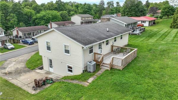 135 Pine LN, Barnesville, OH 43713