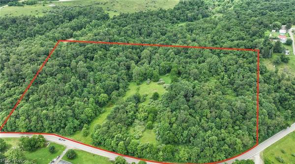 147 W Leatherwood PIKE, Barnesville, OH 43713