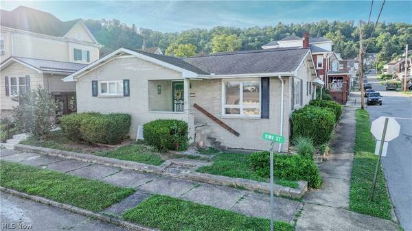 401 W Vine ST, Martins Ferry, OH 43935