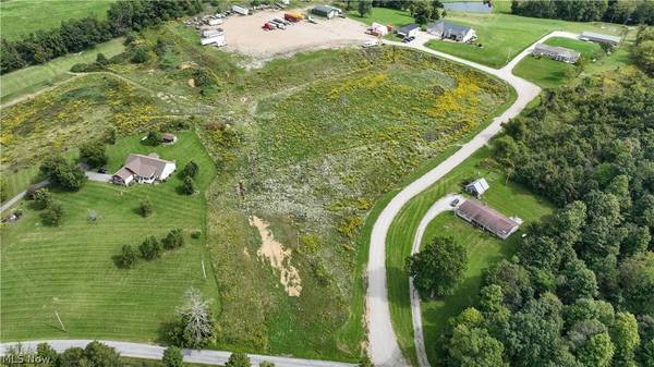 Lude RD, St Clairsville, OH 43950