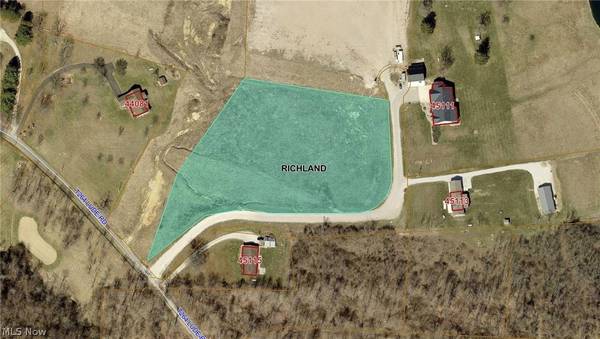 Lude RD, St Clairsville, OH 43950