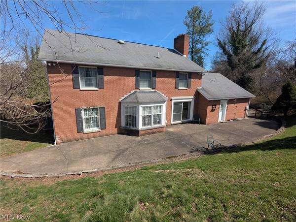 12 Wildwood RD, St Clairsville, OH 43950