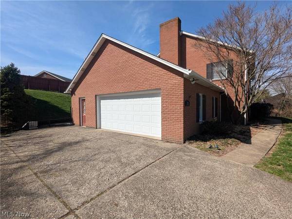 12 Wildwood RD, St Clairsville, OH 43950