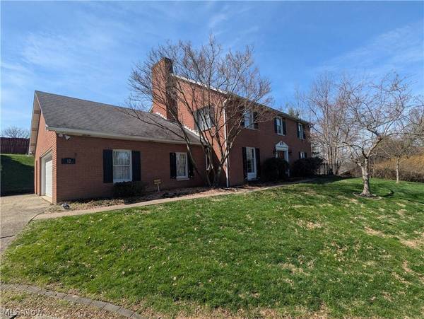 12 Wildwood RD, St Clairsville, OH 43950