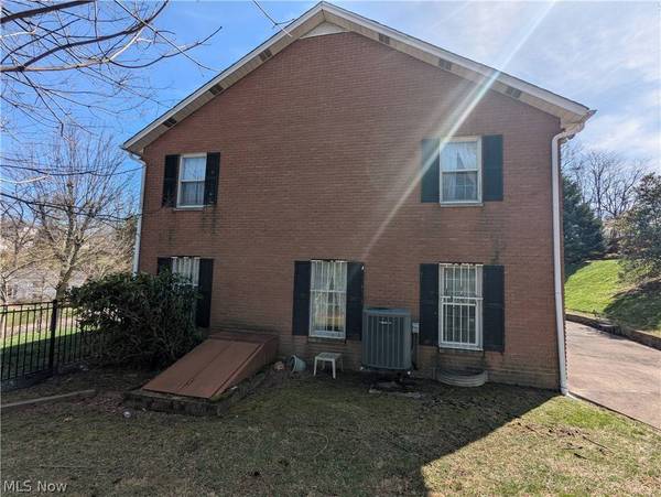 12 Wildwood RD, St Clairsville, OH 43950